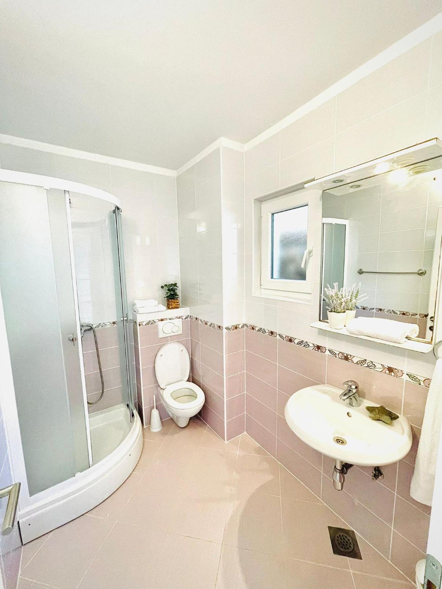 Apartments Katara Brela Luaran gambar