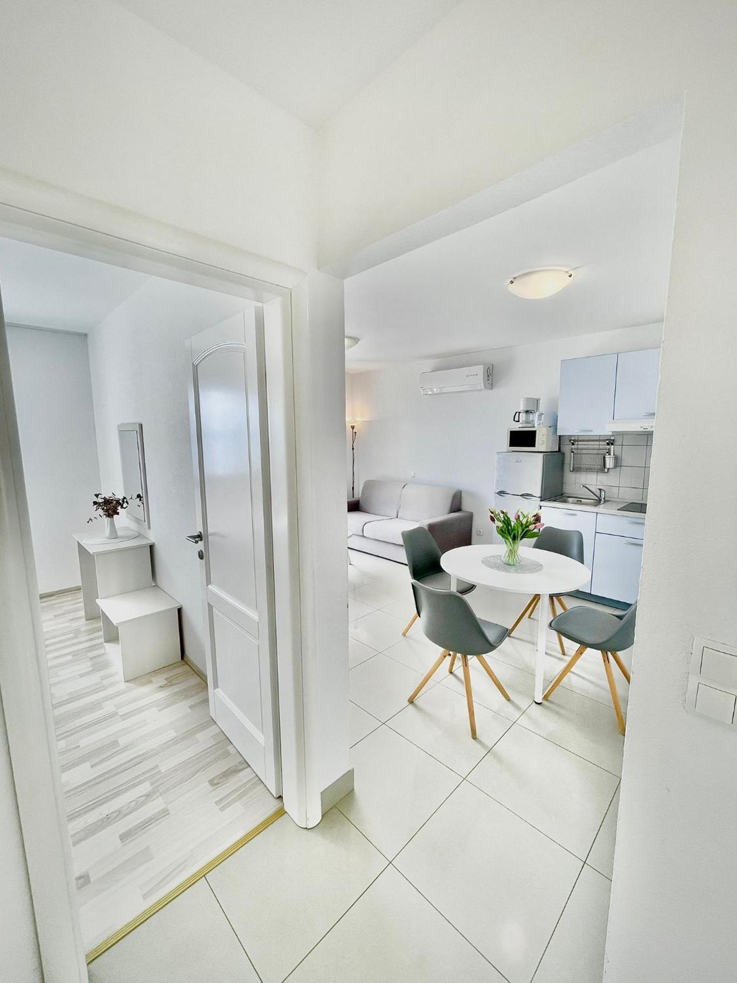 Apartments Katara Brela Luaran gambar