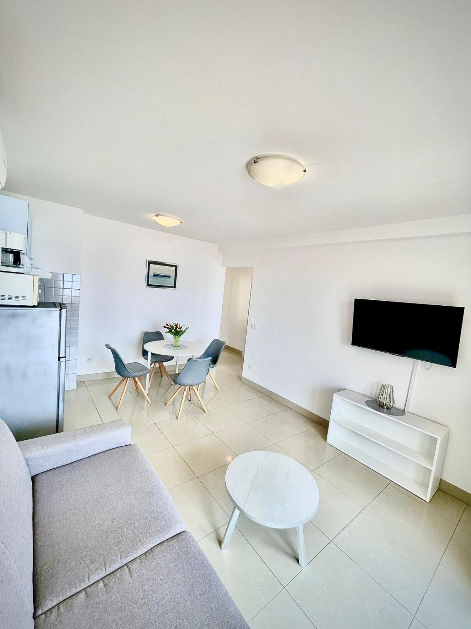 Apartments Katara Brela Luaran gambar