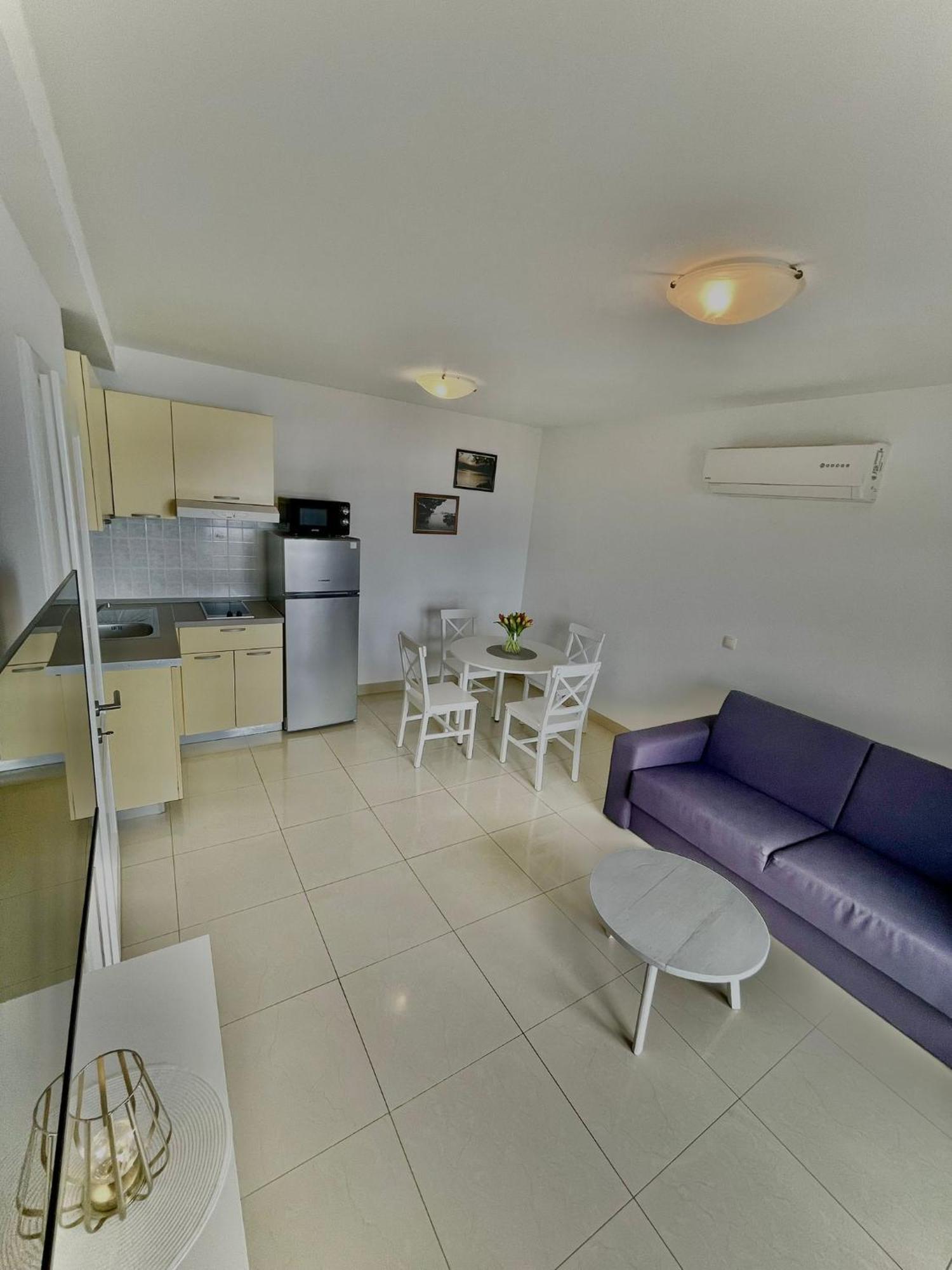 Apartments Katara Brela Luaran gambar